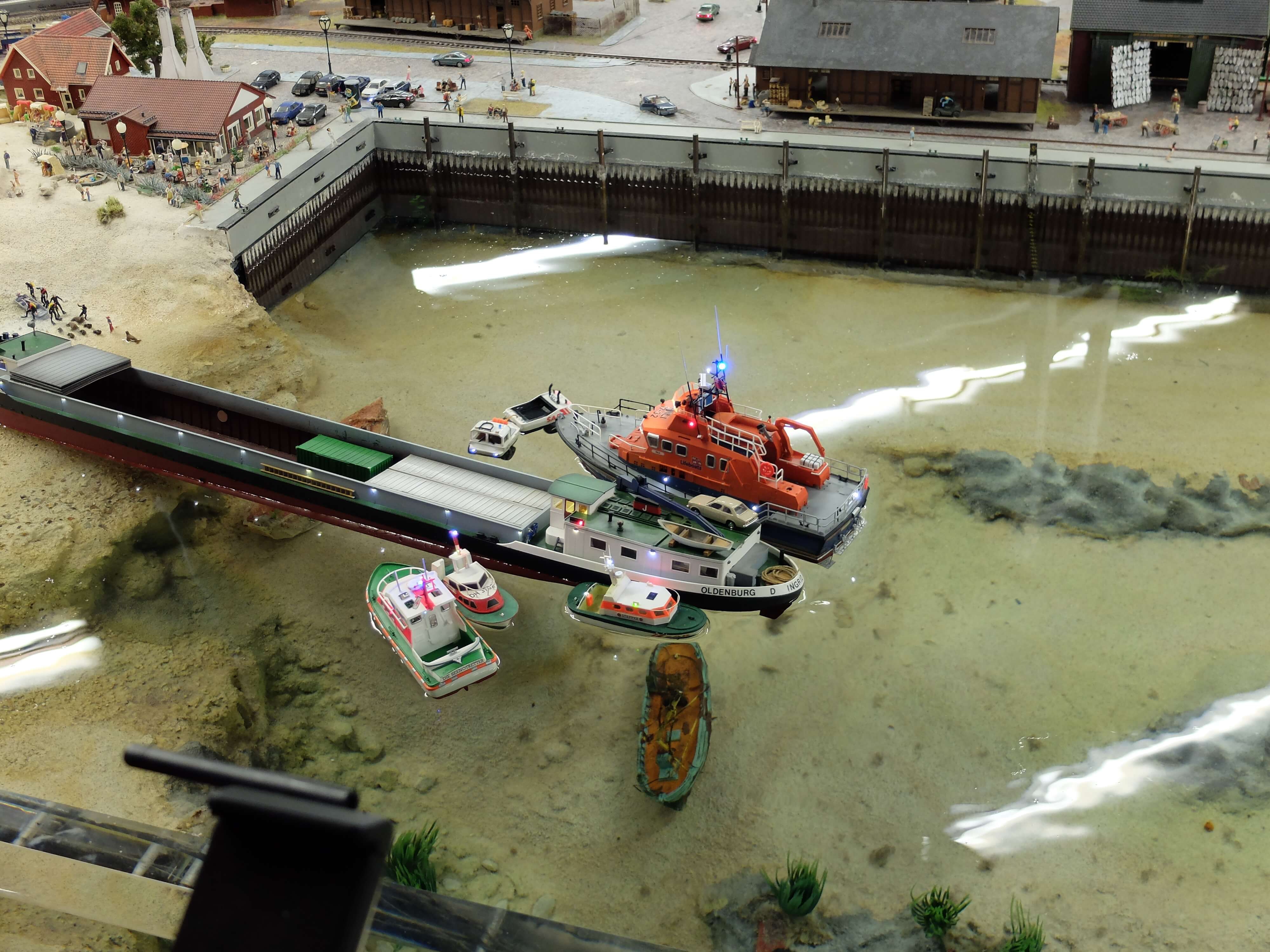 TINEASUR Miniatur Boote 6 Stück - Harz Yacht Ornamente Strand Deko