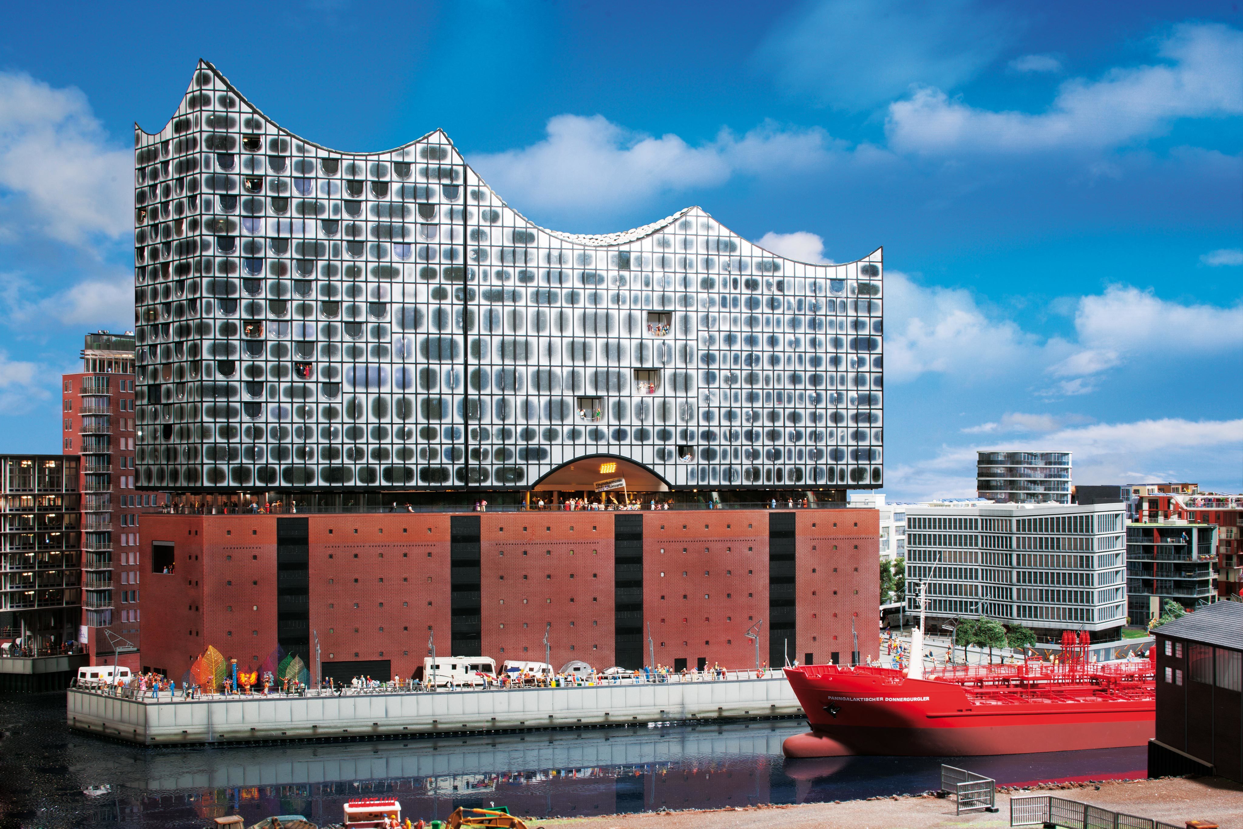 elbphilharmonie-miniatur-wunderland-hamburg