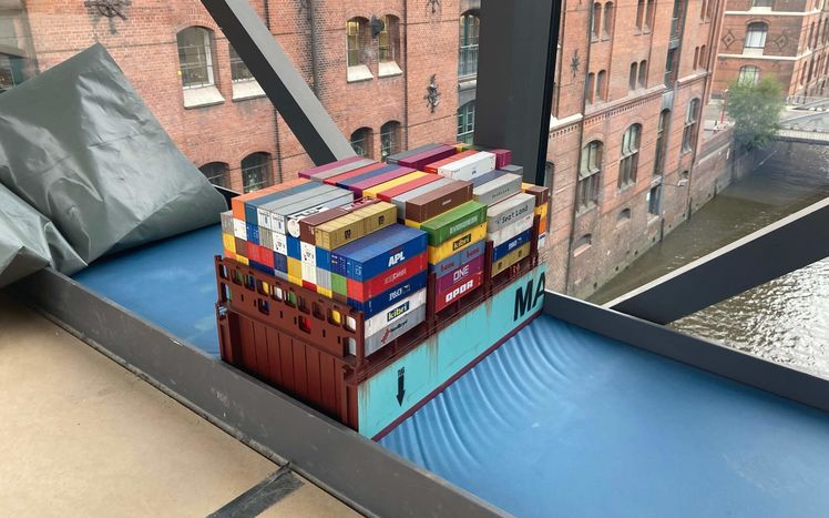 Wb 03 kw 30 2021 n 1085 containerschiff