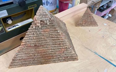 Wb 07 kw 30 2021 n 1085 pyramide