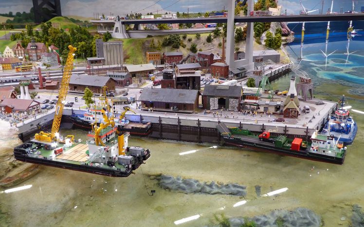 Bild10 Viel Betrieb in kleinen dänischen Hafen