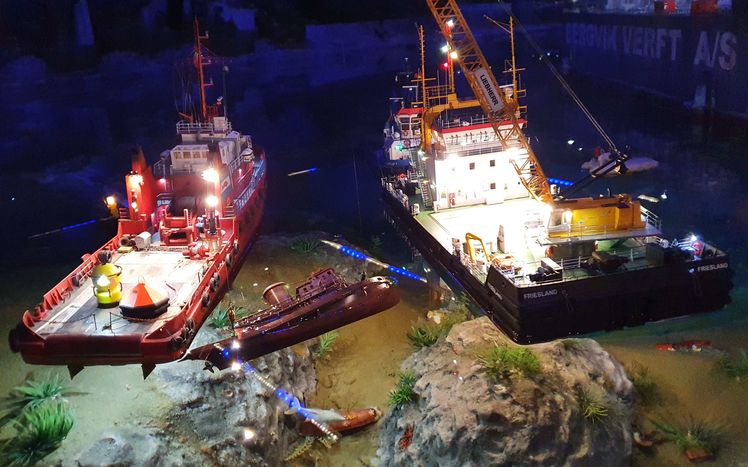 Bild11 Wrackbergung mit funkferngesteuertem Kran 1