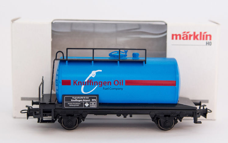 Sonderwagen Oktober 2010 H0 Kesselwagen Knuffingen Oil