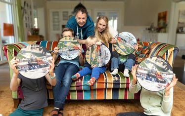 Familie braun wohnzimmer 05 scaled