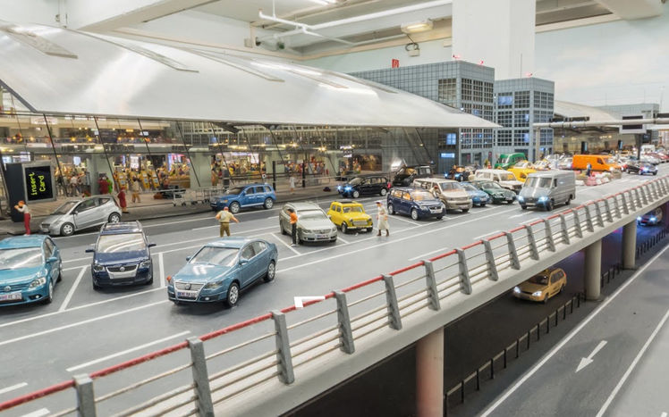 Google Streetview Flughafen Parkplatz 2