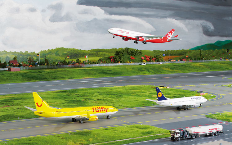 Flughafen Startbahn Tag Flugzeuge