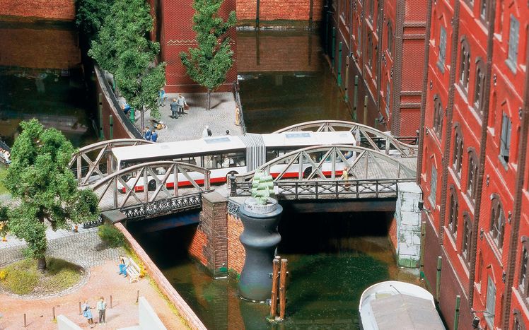 Hamburg Speicherstadt Metrobus Bruecke
