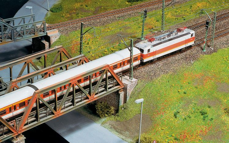 Knuffingen Zug Bruecke