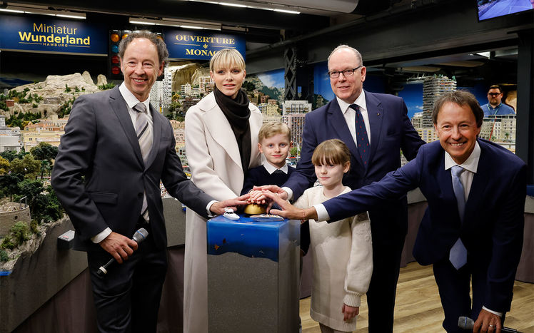 Monaco Eroeffnung Fuerstenfamilie FG Braun Buzzer