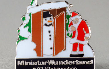 Pins 07 03 Klohaeuschen