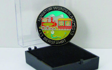 Spendenpin 112013 November