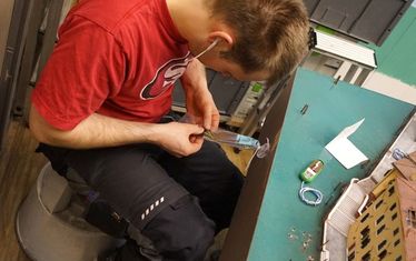 WB 03 Kw 01 2018 Nr 897 Knopfdruecker Venedig verkabeln