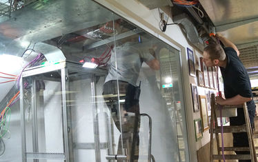 Wb 05 2018 Nr 930 Affe Im Kaefig