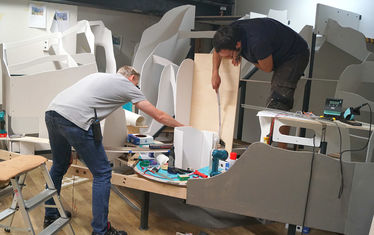 Wb 08 2018 Nr 932 Tisch Wolfgang Und Felix