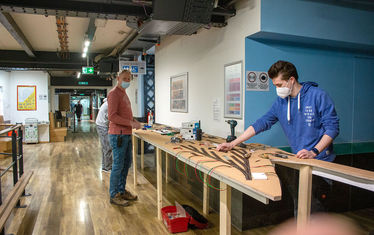 Wb 05 kw 14 2021 n 1067 schattenbahnhof rio