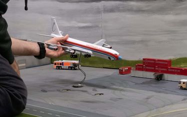 Wb 06 kw 35 2022 n 1140 airport brand