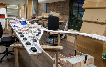 Wb 02 kw 48 2023 n 1205 schattenbahnhof regenwald