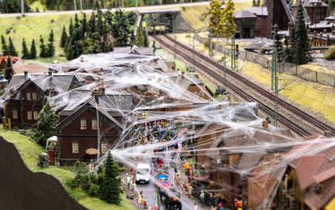 Wb 02 kw 40 2025 n 1301 knuffingen halloween